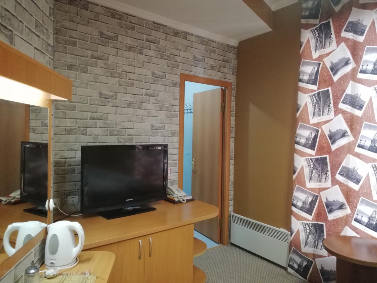 Three Dolphins Hotel Aktau  Exterior foto